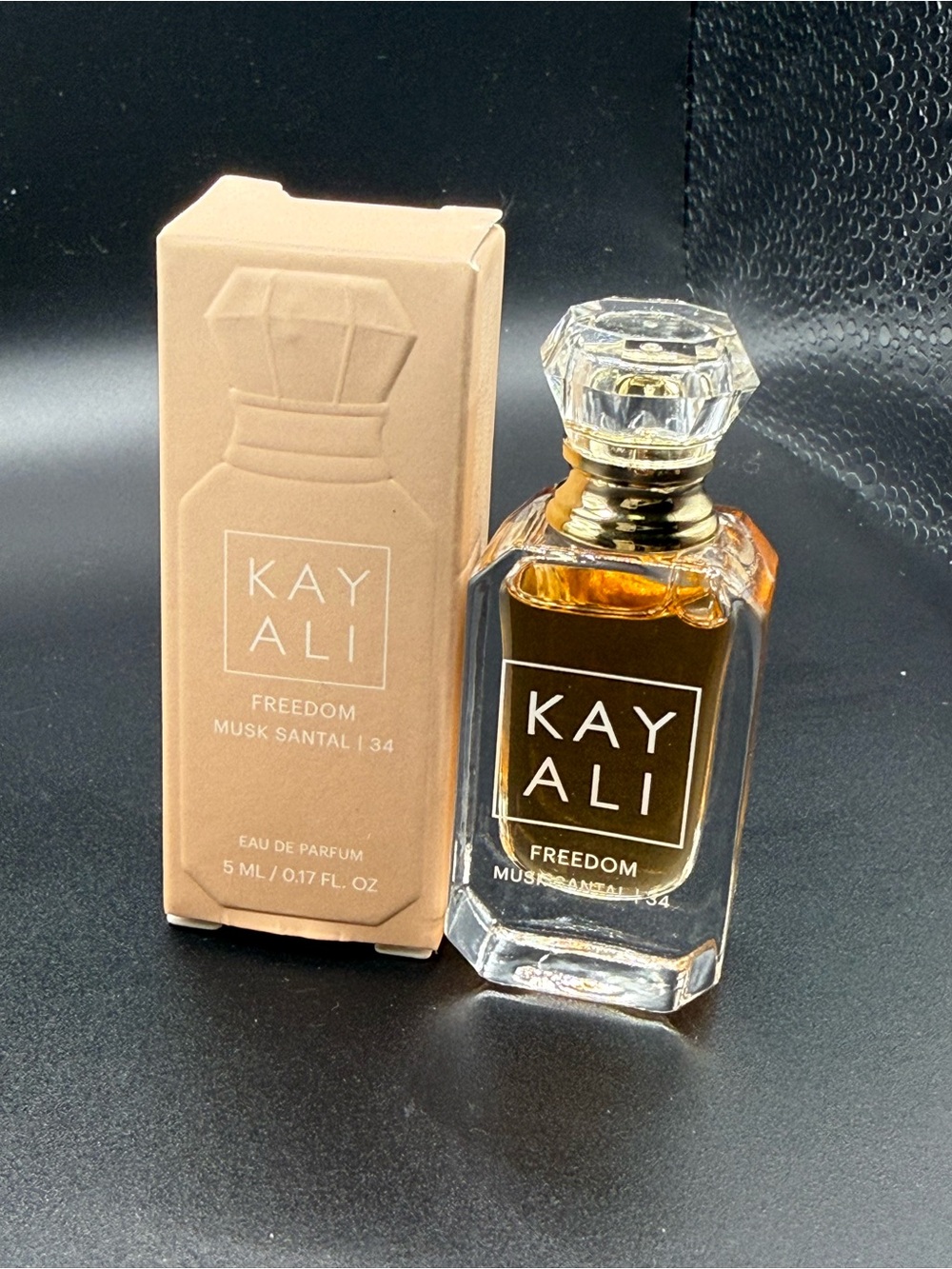 Kayali Freedom Musk Santal Eau de Parfum - 5ml dabber